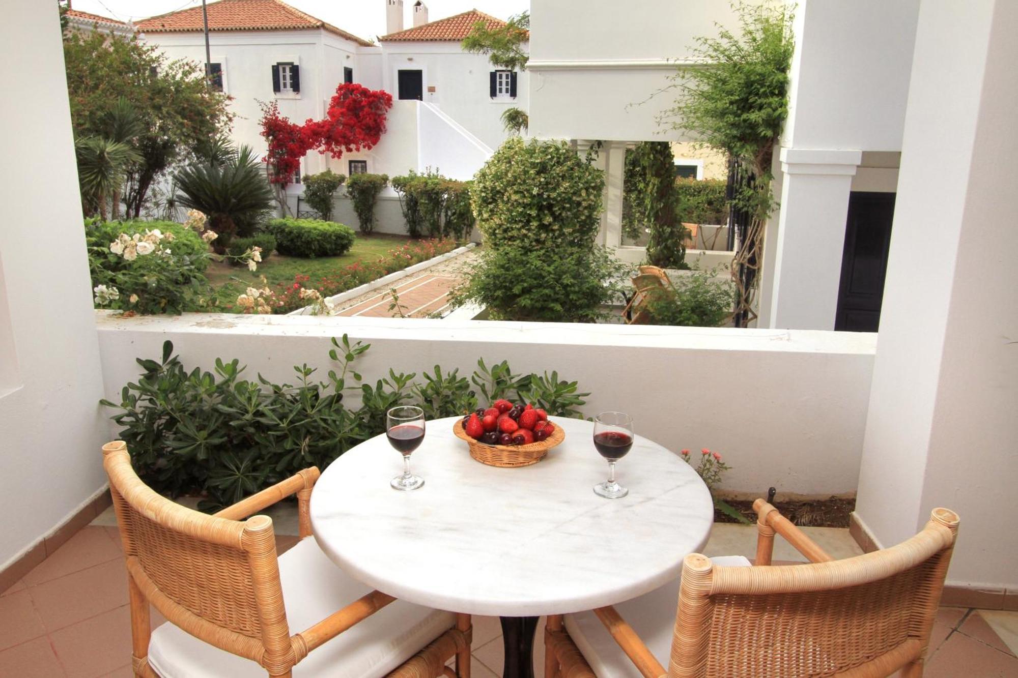 Aparthotel Nissia Traditional Residences Spétses